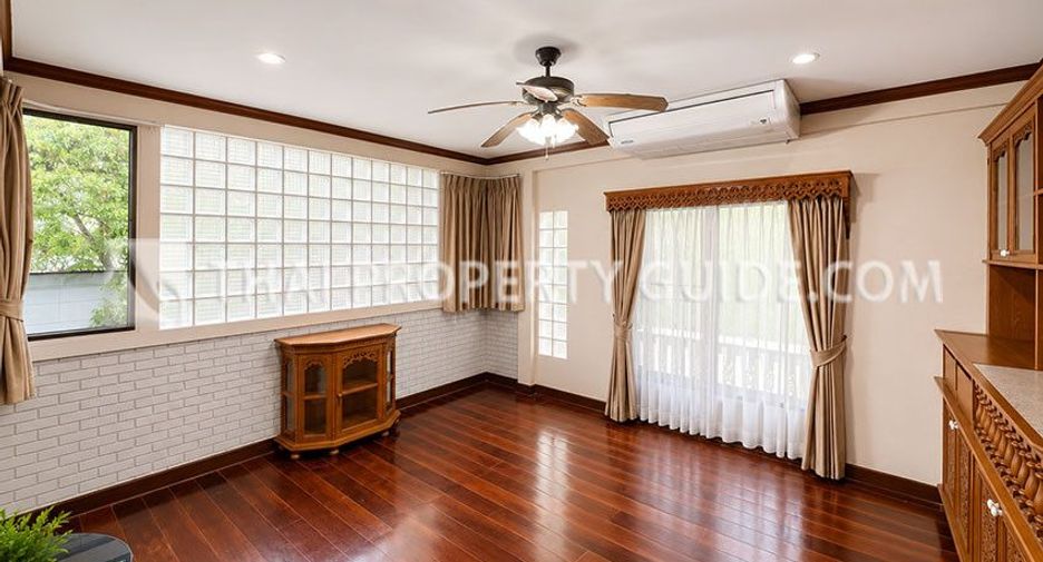 For rent 3 ベッドルーム house in Sathon, Bangkok
