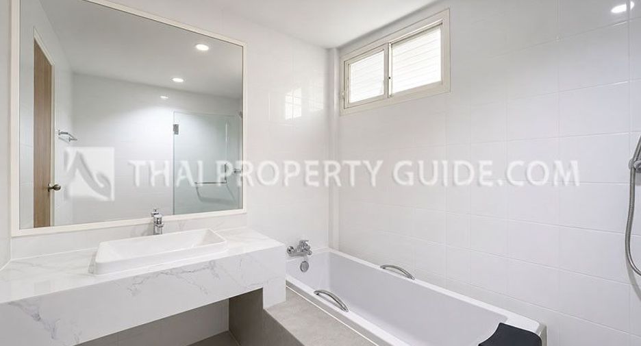 For rent 3 ベッドルーム house in Sathon, Bangkok