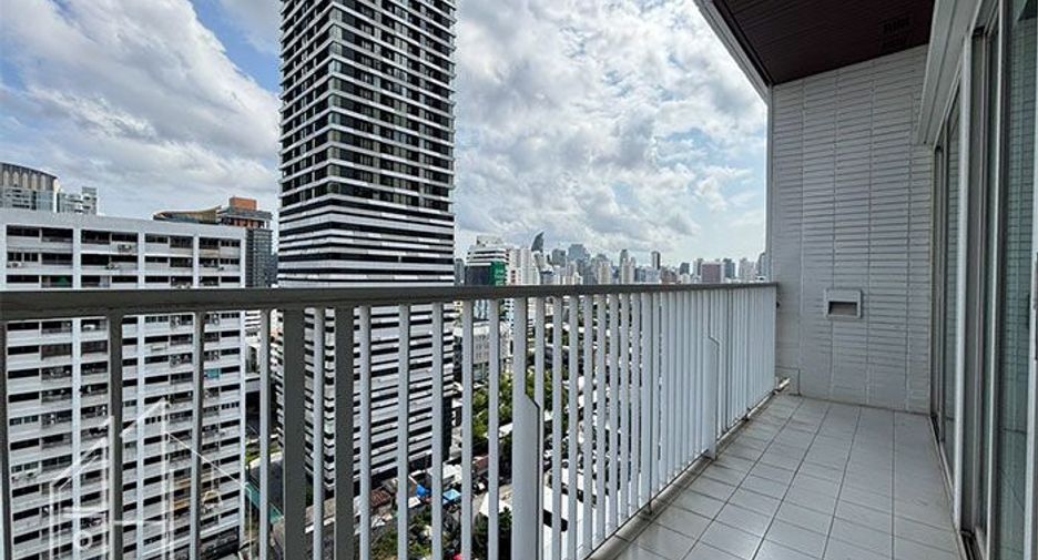 For rent 1 bed condo in Watthana, Bangkok
