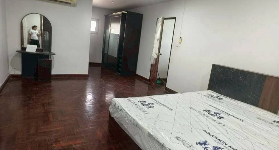 For rent 5 bedrooms house in Mueang Chon Buri, Chonburi