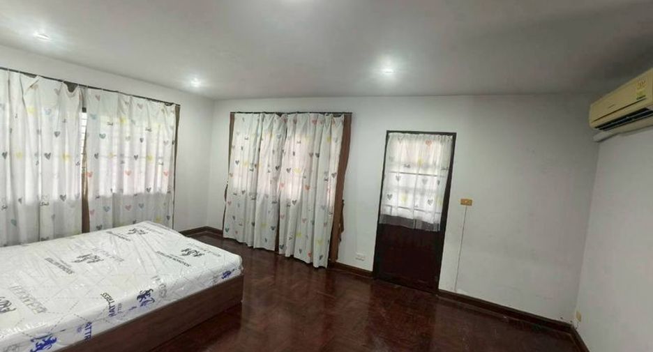 For rent 5 bedrooms house in Mueang Chon Buri, Chonburi