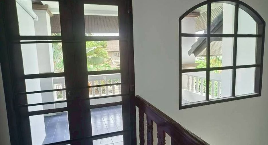 For rent 5 bedrooms house in Mueang Chon Buri, Chonburi