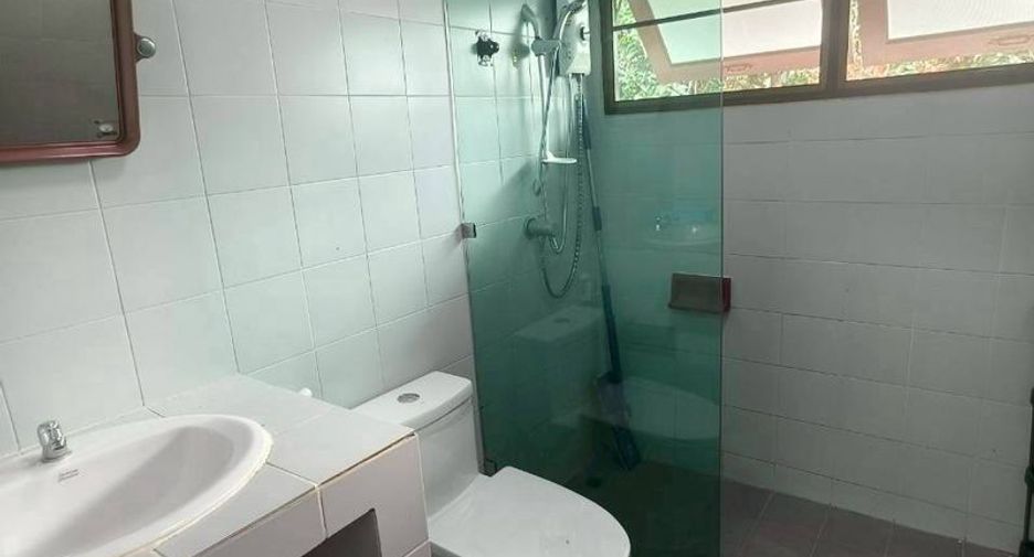For rent 5 bedrooms house in Mueang Chon Buri, Chonburi