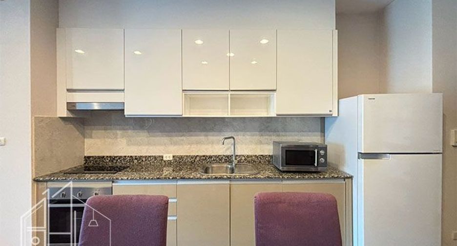 For rent 2 bedrooms condo in Watthana, Bangkok