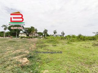À vendre terrain à Nakhon Chai Si, Nakhon Pathom