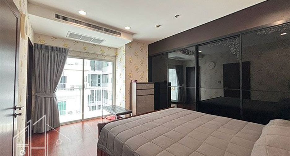 For rent 2 bedrooms condo in Watthana, Bangkok