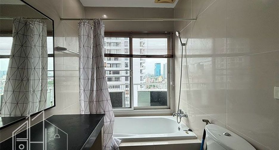 For rent 2 bedrooms condo in Watthana, Bangkok