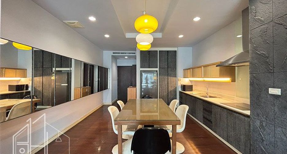 For rent 2 bedrooms condo in Watthana, Bangkok