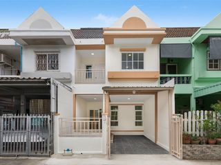 Casa adosada en venta de 3 habitaciones en Mueang Nonthaburi, Nonthaburi