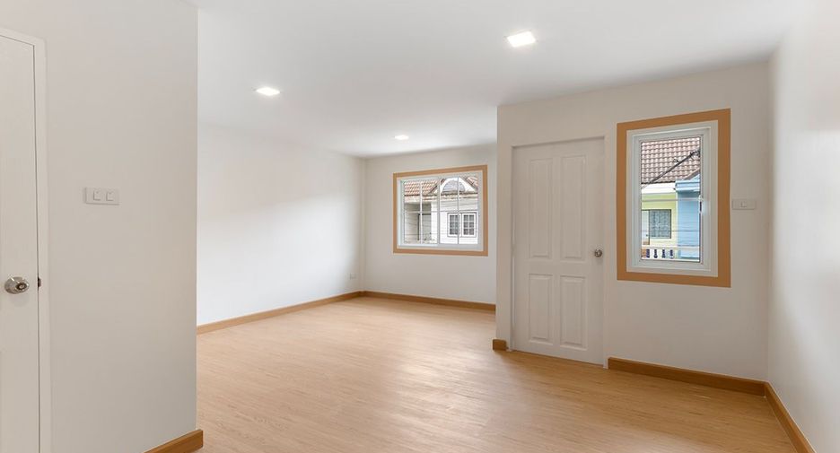 Casa adosada en venta de 3 habitaciones en Mueang Nonthaburi, Nonthaburi