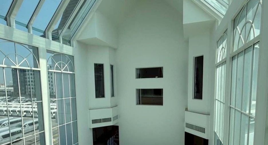 Haus zur Miete und zum Kauf mit 4 Zimmer in Mueang Samut Prakan, Samut Prakan