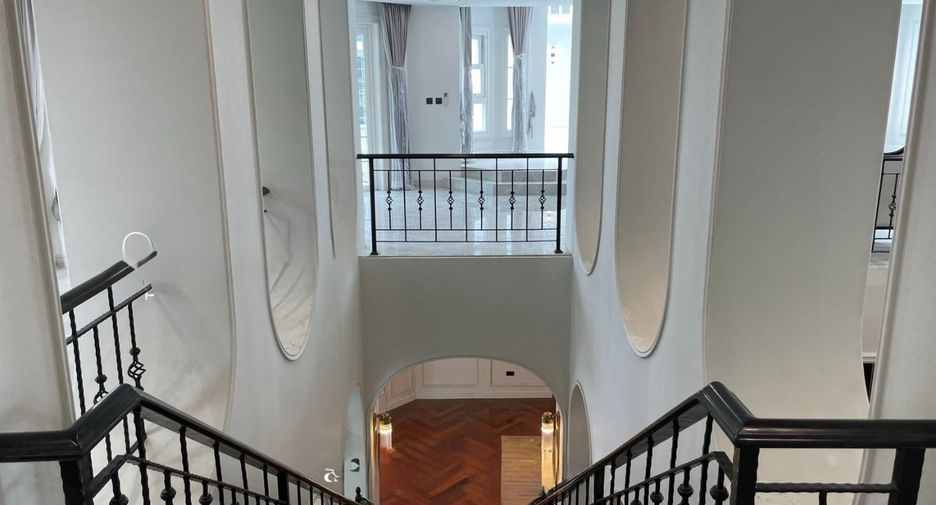 Haus zur Miete und zum Kauf mit 4 Zimmer in Mueang Samut Prakan, Samut Prakan