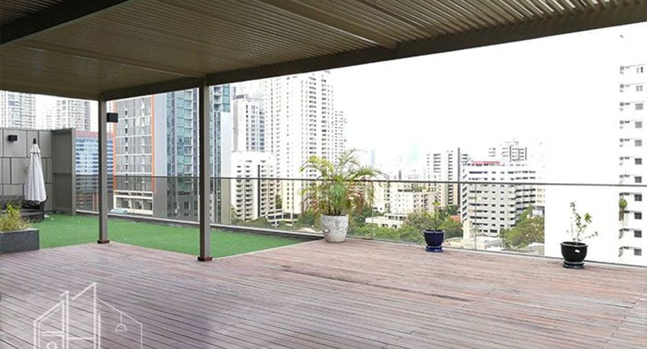 À louer 4 chambres condo à Khlong Toei, Bangkok