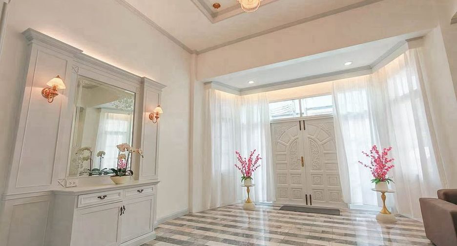 Gewerbefläche zur Miete mit 6 Zimmer in Yan Nawa, Bangkok