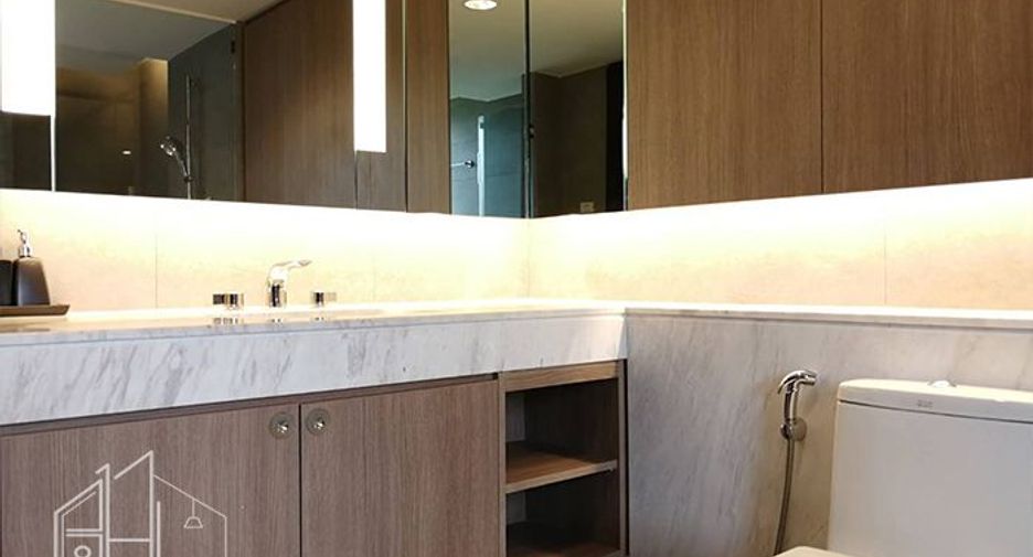 Condo en alquiler de 3 habitaciones en Khlong Toei, Bangkok