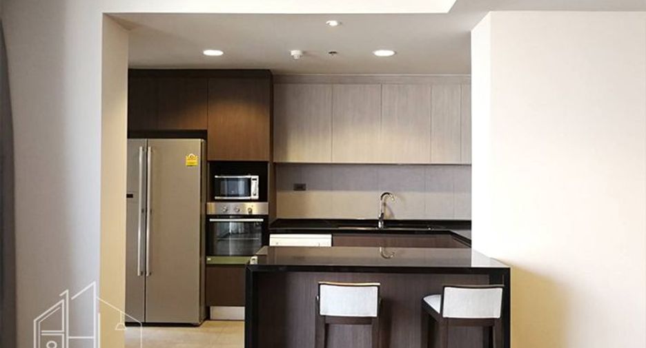 À louer 4 chambres condo à Khlong Toei, Bangkok