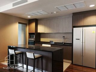For rent 4 bedrooms apartment in Khlong Toei, Bangkok