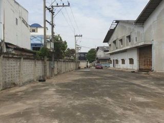 For sale 10 bedrooms warehouse in Krathum Baen, Samut Sakhon