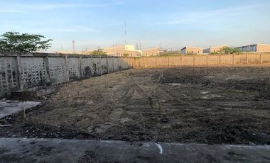 À vendre 10 chambres entrepôt à Krathum Baen, Samut Sakhon
