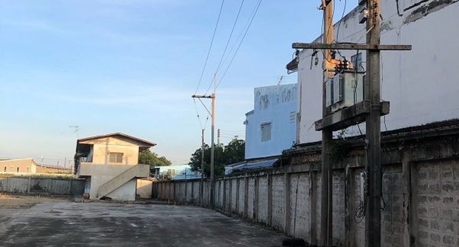 For sale 10 bedrooms warehouse in Krathum Baen, Samut Sakhon