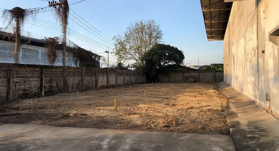 For sale 10 bedrooms warehouse in Krathum Baen, Samut Sakhon