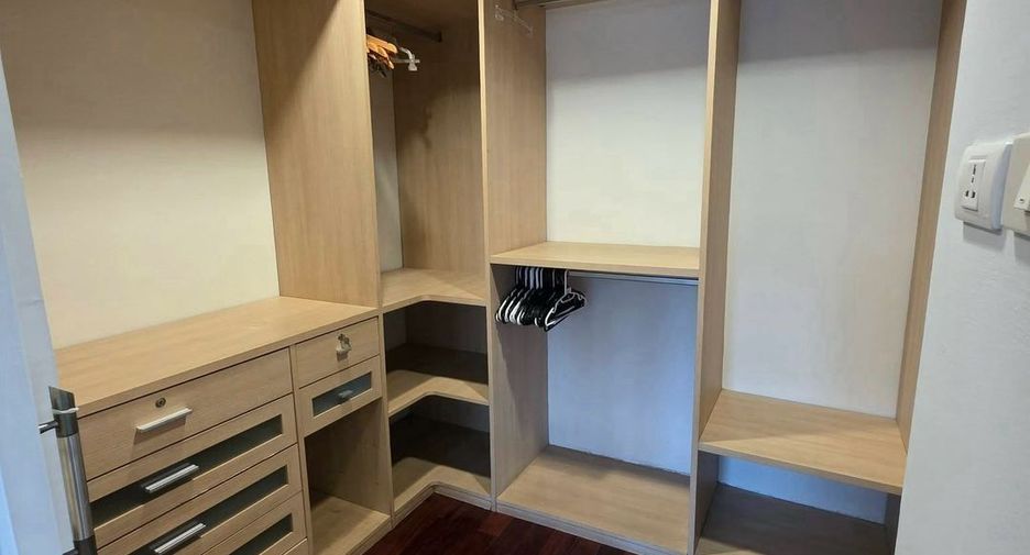 Condo en alquiler de 2 habitaciones en Watthana, Bangkok