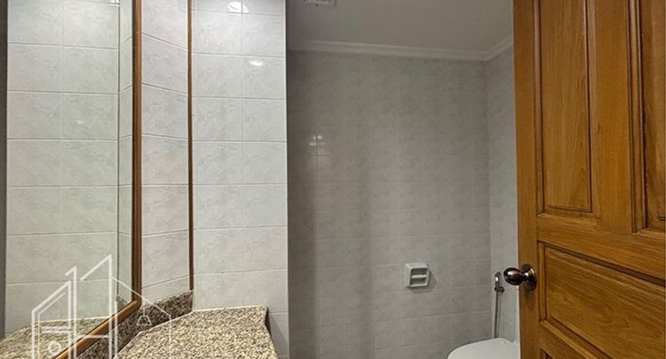 For rent 2 ベッドルーム condo in Watthana, Bangkok