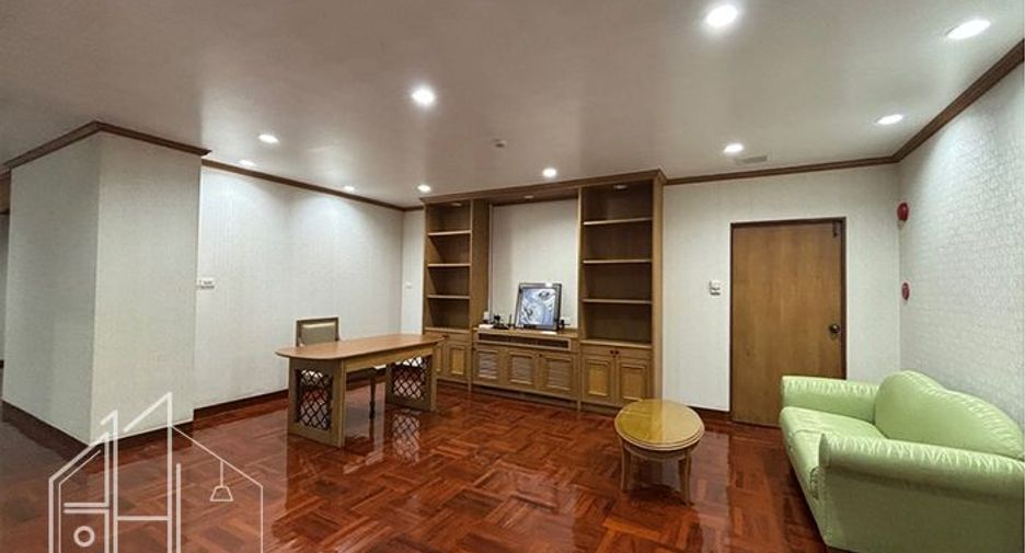Wohnung zur Miete mit 4 Zimmer in Watthana, Bangkok