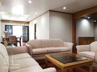 For rent 4 bedrooms apartment in Watthana, Bangkok