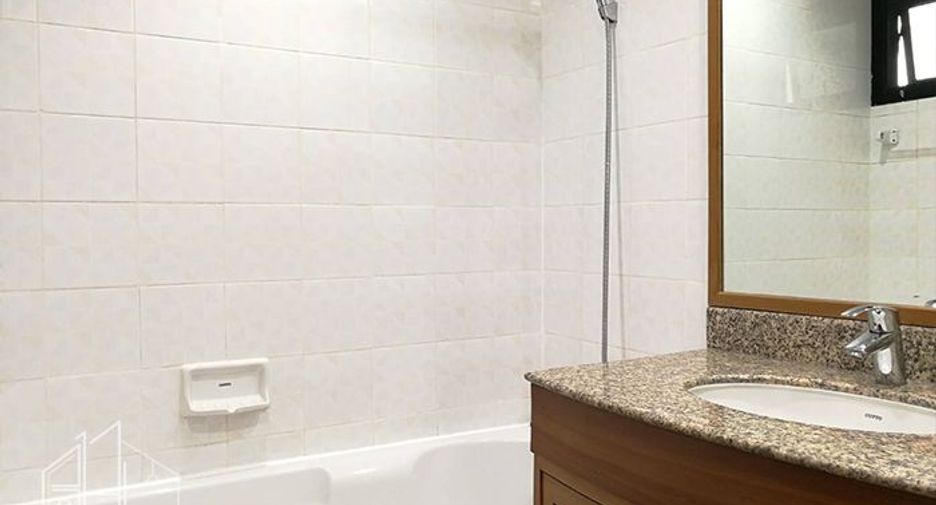 For rent 4 ベッドルーム apartment in Watthana, Bangkok