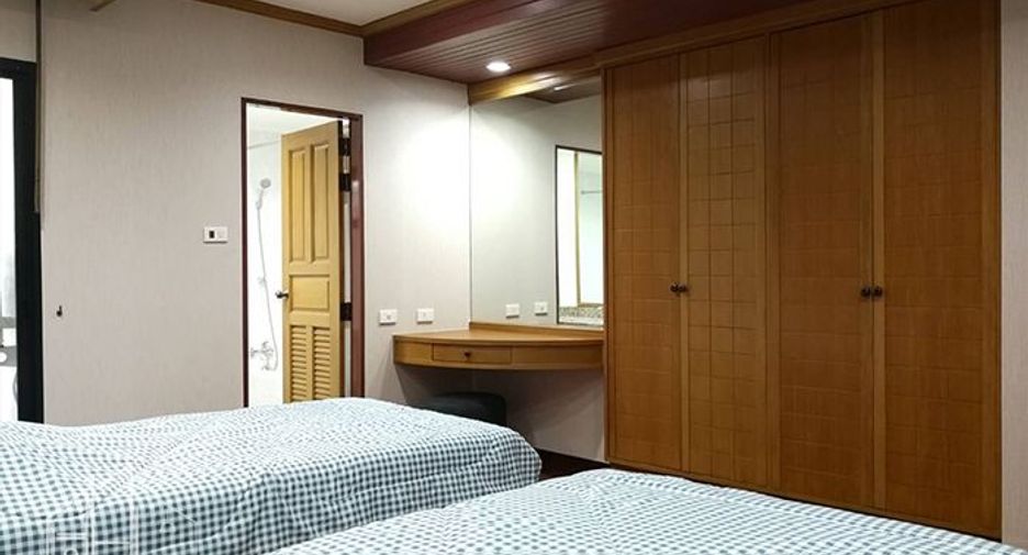 For rent 4 ベッドルーム apartment in Watthana, Bangkok