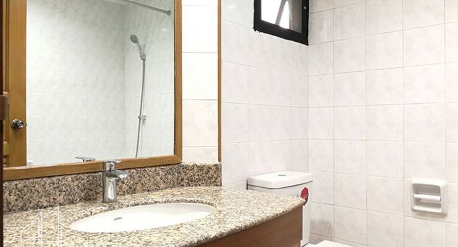 For rent 4 ベッドルーム apartment in Watthana, Bangkok