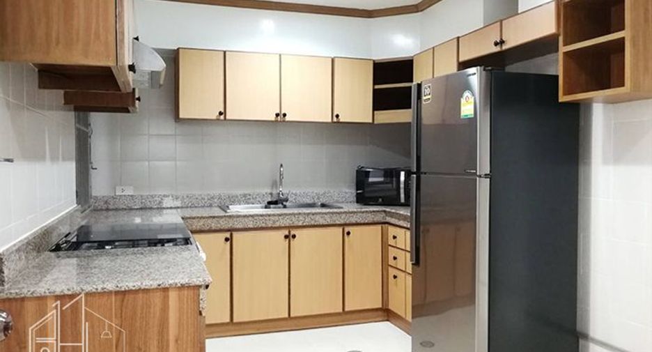 For rent 4 ベッドルーム apartment in Watthana, Bangkok