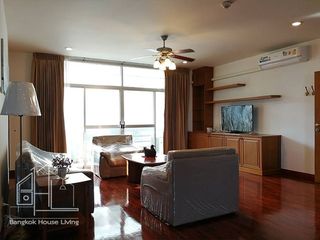 For rent 3 bedrooms apartment in Watthana, Bangkok