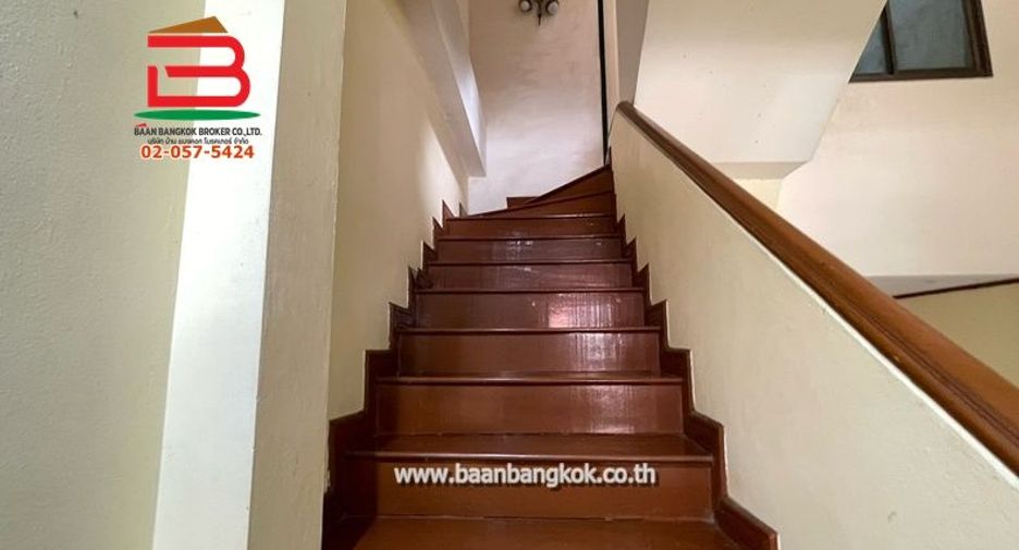 For sale 4 bedrooms townhouse in Sai Mai, Bangkok