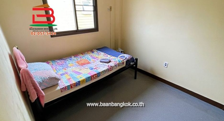 For sale 4 bedrooms townhouse in Sai Mai, Bangkok