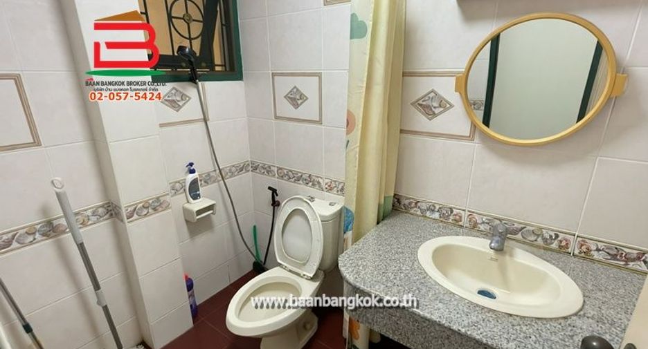 For sale 4 bedrooms townhouse in Sai Mai, Bangkok