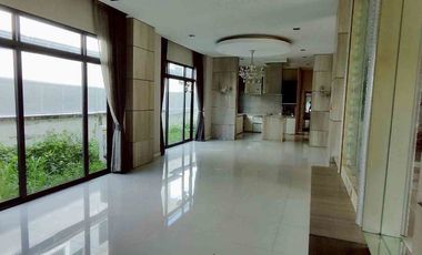 For rent and for sale 5 bedrooms house 