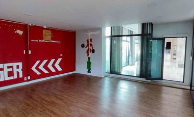 For rent and for sale 5 bedrooms house 