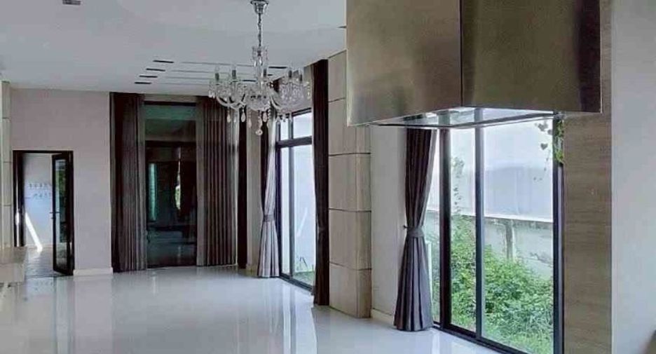 For rent and for sale 5 bedrooms house in Mueang Nonthaburi, Nonthaburi