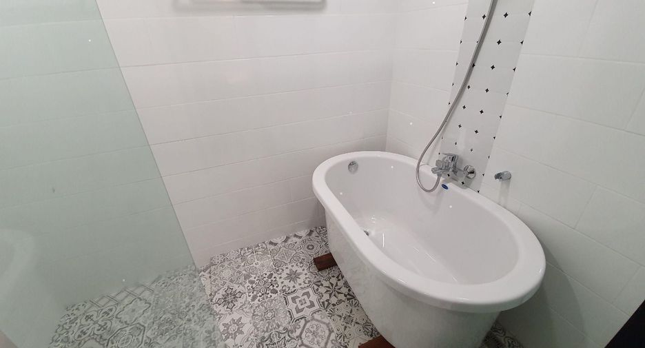 For rent 2 bedrooms condo 
