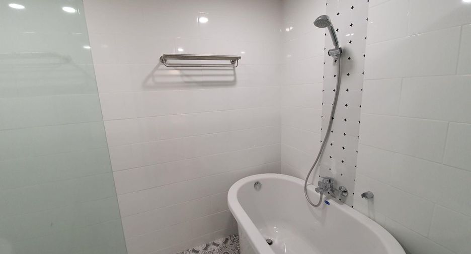 For rent 2 bedrooms condo 