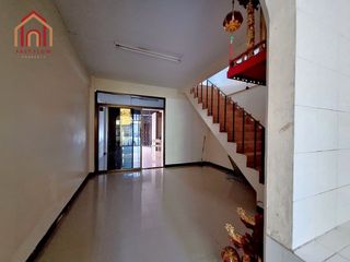 For rent そして for sale 5 ベッドルーム retail Space in Chom Thong, Bangkok