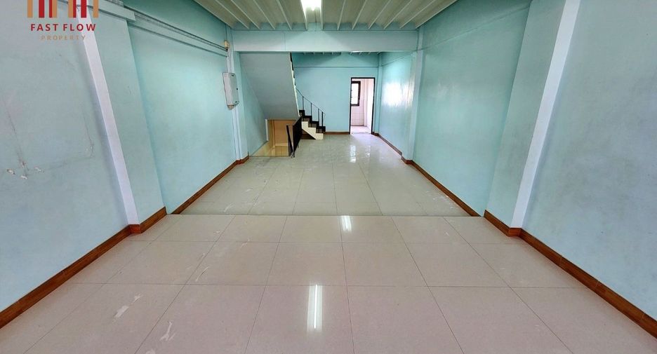 For rent そして for sale 5 ベッドルーム retail Space in Chom Thong, Bangkok