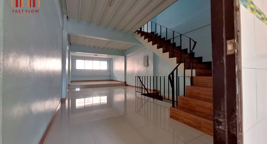 For rent そして for sale 5 ベッドルーム retail Space in Chom Thong, Bangkok