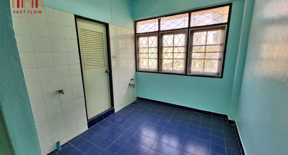 For rent そして for sale 5 ベッドルーム retail Space in Chom Thong, Bangkok