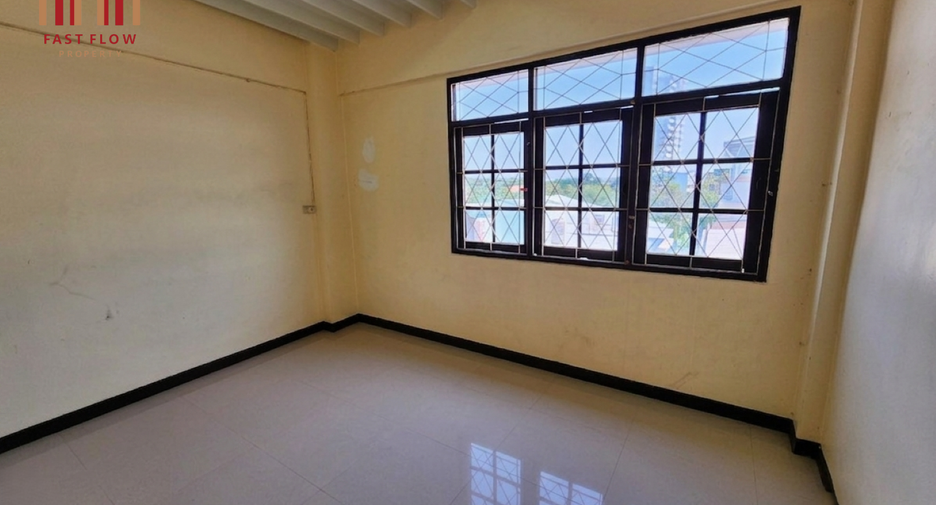 For rent そして for sale 5 ベッドルーム retail Space in Chom Thong, Bangkok