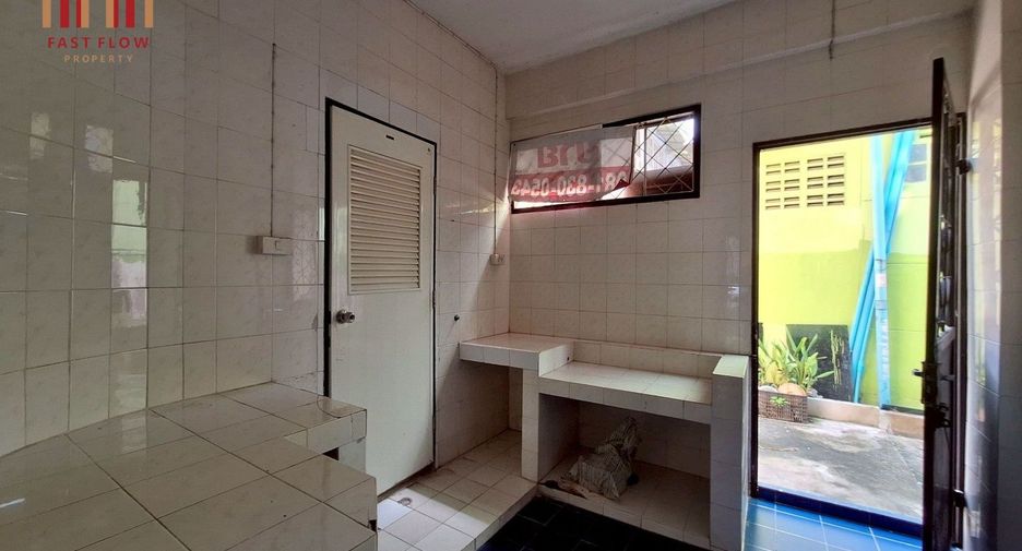 For rent そして for sale 5 ベッドルーム retail Space in Chom Thong, Bangkok
