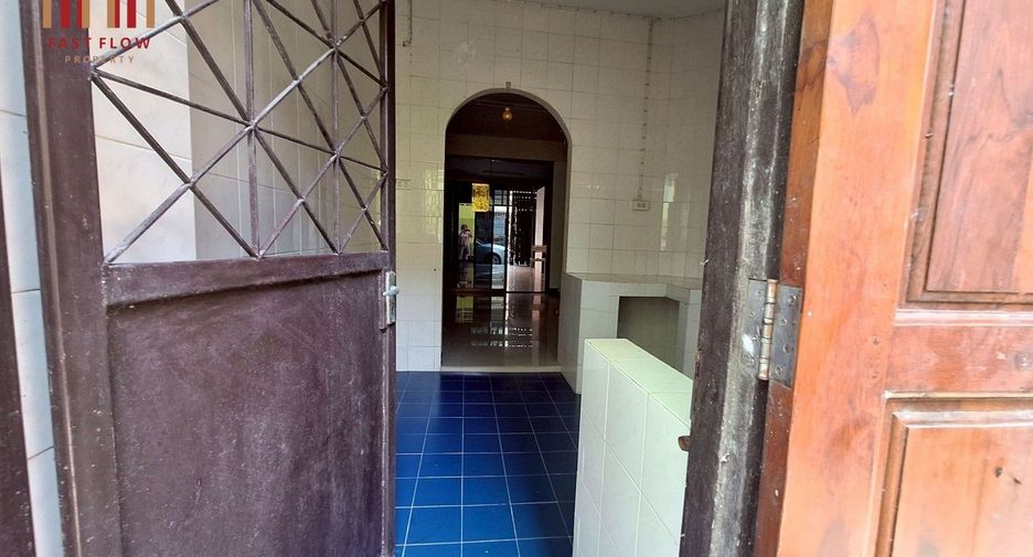 For rent そして for sale 5 ベッドルーム retail Space in Chom Thong, Bangkok