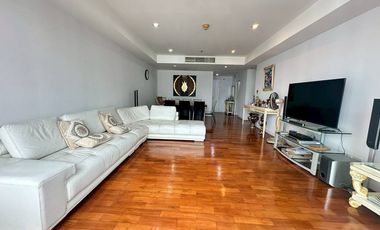Condo en venta de 3 habitaciones 